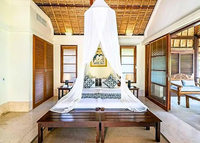 Garden 3 Bedroom Private Pool Garden View Ir110a جيمباران