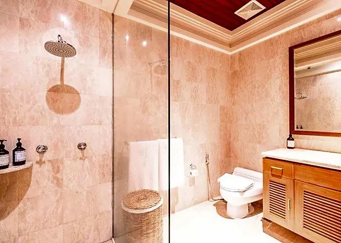 Garden 3 Bedroom Private Pool Garden View Ir110a جيمباران