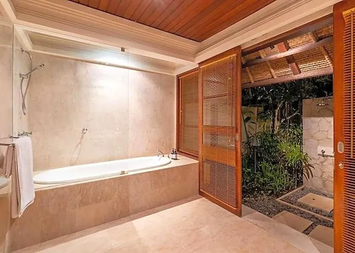 فندق Garden 3 Bedroom Private Pool Garden View Ir110a